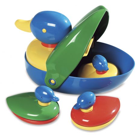 Lustige Entenfamilie zum Baden Lustige Entenfamilie zum Baden